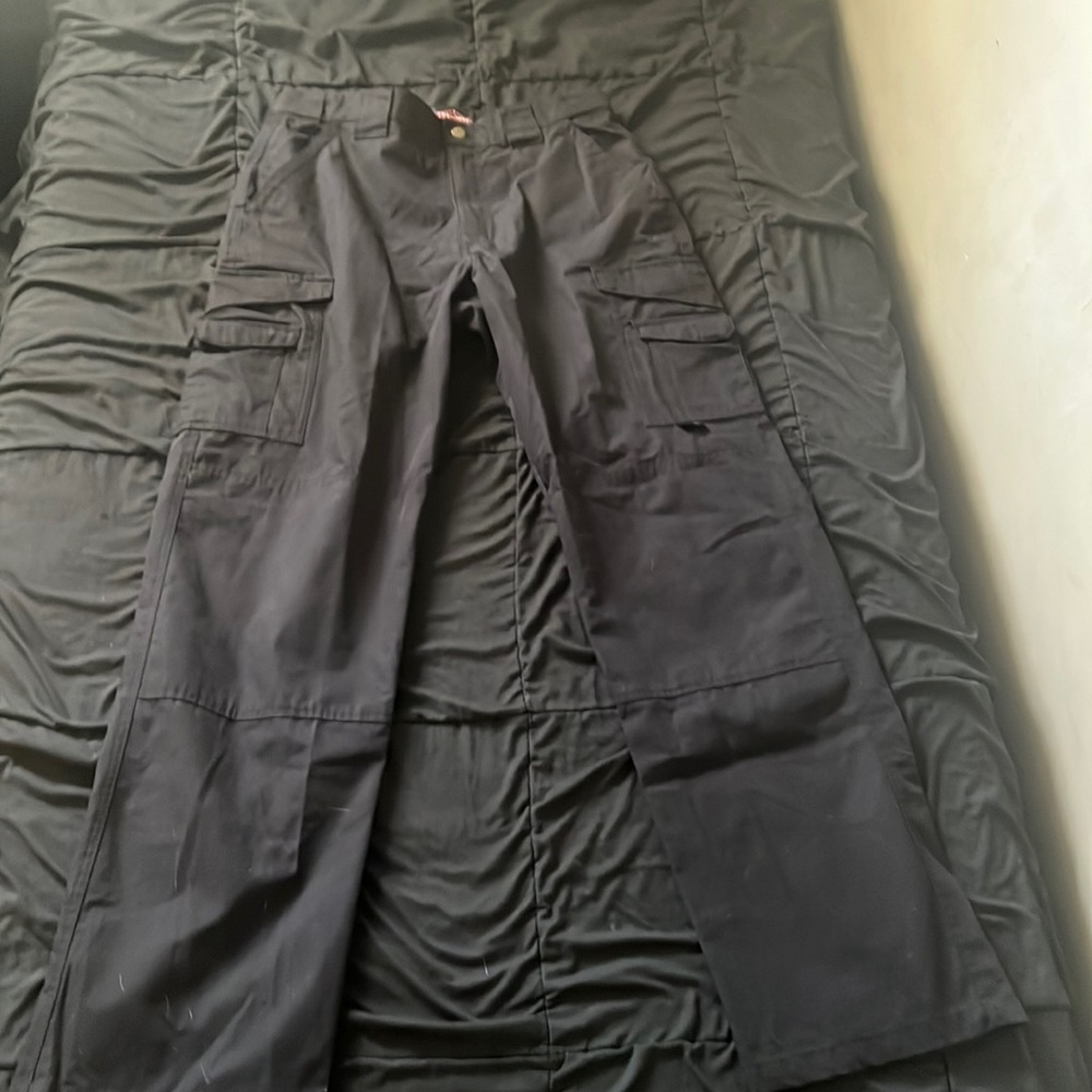 Baggy black cargo pants